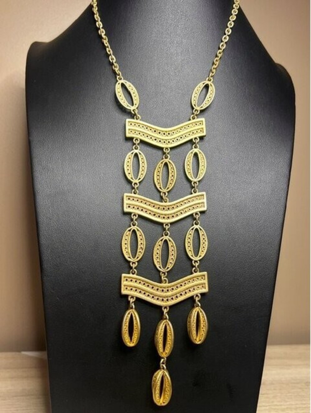 B7033 Stella & Dot art deco Statement Dangle Necklace Gold Tone Etched 26" boho
